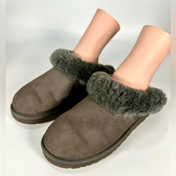 UGG Women's Cluggete Slippers Sheepskin Wool Leather GRAY - Picture 1 of 10